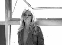 1665652186-1651086984-lofficiel-mexico-brigitte-bardot-02-1143044404.jpg